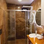 Arya Deluxe شقة فندقية *
