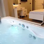 Arya Deluxe *