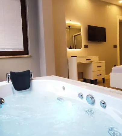 Arya Deluxe Aparthotel