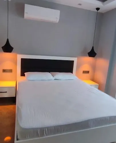 Arya Deluxe Aparthotel *
