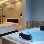 Appart hôtel Arya Deluxe *