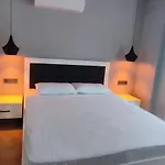 Arya Deluxe Appart hôtel *